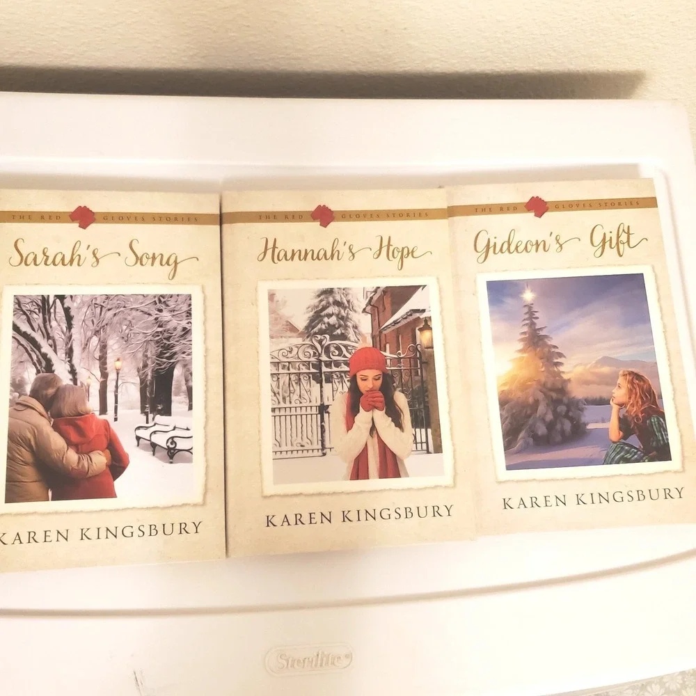 Karen Kingsbury Red Gloves Stories 3 Books Sarahs Song Hannahs Hope Gideons Gift